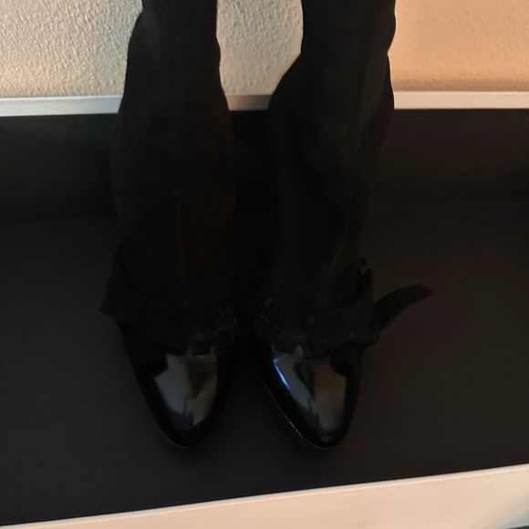 Tom Ford for Yves Saint Laurent Stretch Suede Ruffle Boots - Picture 5 of 8